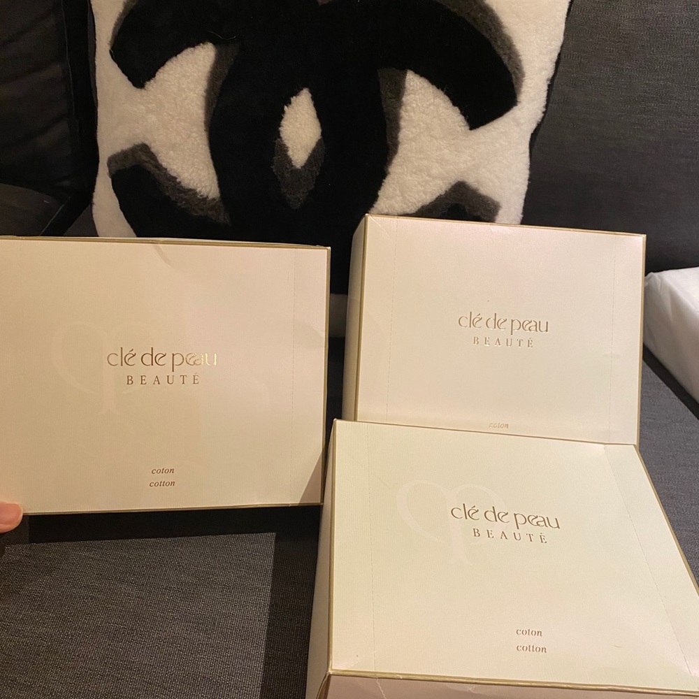 Cle De peau facial cotton